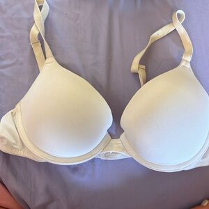 Basically New!  Excellent condition! Victoria Secret Pink push up bra!